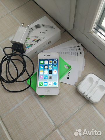 Телефон iPhone 4s white полный комплект Телефон iPhone 4s white полный комплект