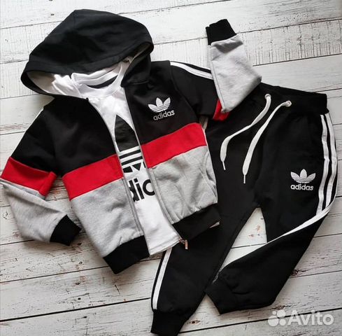 Спортивный костюм adidas Спортивный костюм adidas