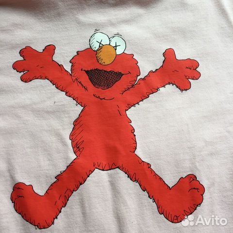 Футболки Uniqlo x Kaws
