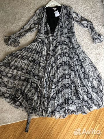 Платье плиссированное HM новое змеиный принт Платье плиссированное HM новое змеиный принт