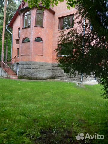 Дом 282.2 м² на участке 8 сот.