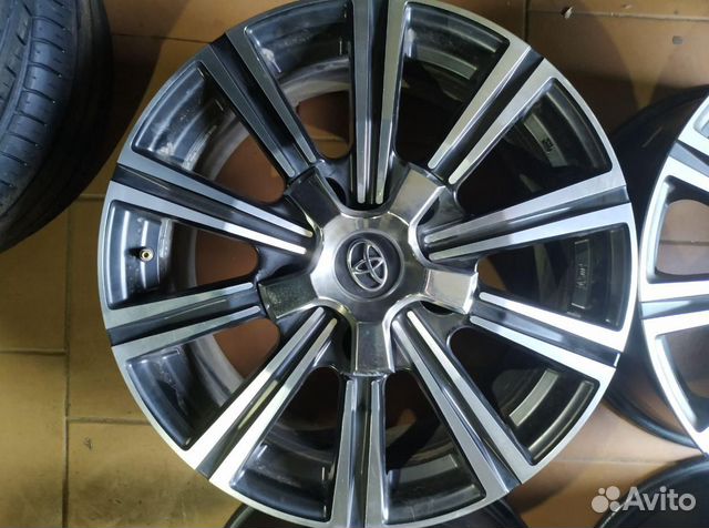 Диски бу литые R18 Y на Toyota Land Cruiser 200 Диски бу литые R18 Y на Toyota Land Cruiser 200