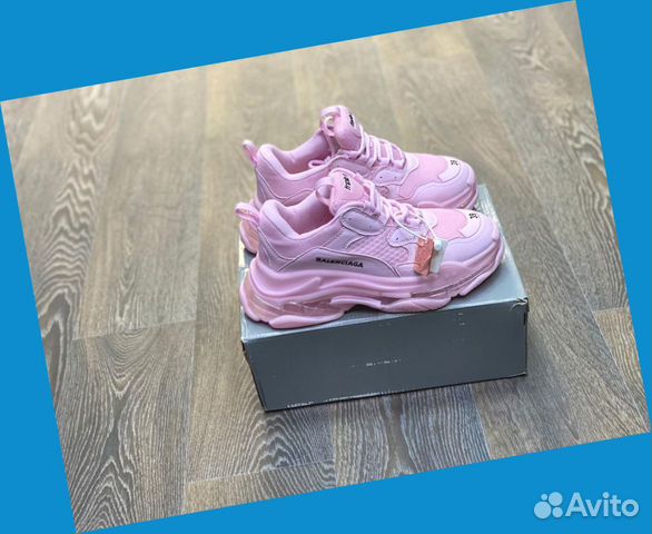Кроссовки Balenciaga Triple S Кроссовки Balenciaga Triple S