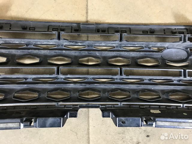 Решетка радиатора Land Rover Discovery 4