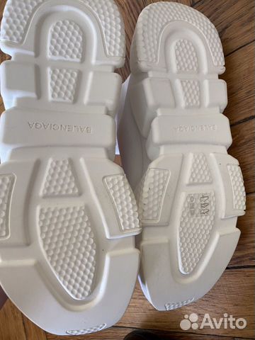 Новые кроссовки Balenciaga оригинал Новые кроссовки Balenciaga оригинал