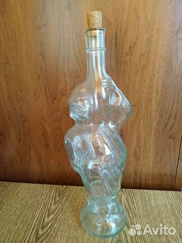 Бутылки, графины, кувшин, ваза