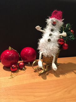 Подарочный Снеговик Фигурист