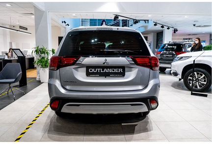 Mitsubishi Outlander 2.0 CVT, 2020