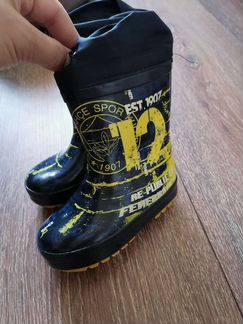 Резиновые сапоги