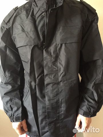 Чёрный костюм для охраны и отдыха