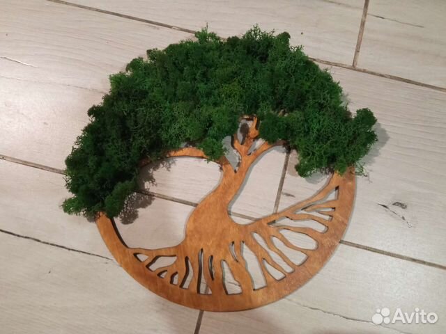 Настенное панно из дерева со мхом