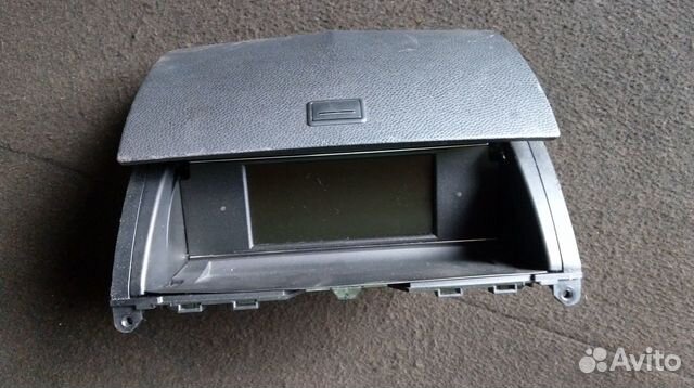Монитор центральный дисплей на Mercedes W204