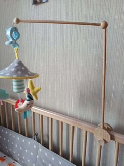 Новый деревянный кронштейн для мобиля