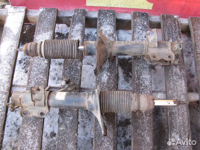 Стойка задняя Nissan Primera P10