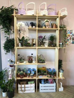 Деревянный стеллаж / этажерка