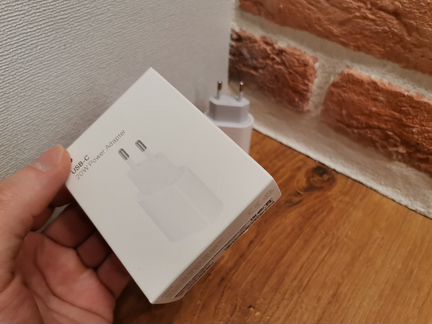 Зарядное устройство для iPhone USB-S 20W