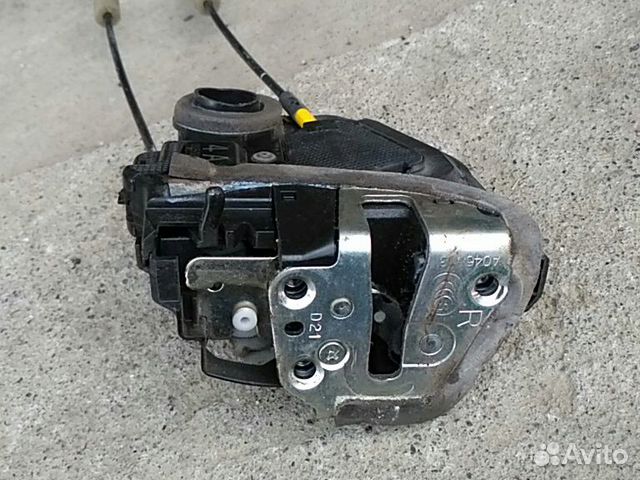 Замок задний правый Lexus LX 570