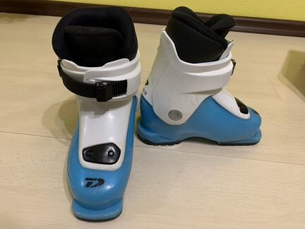 Горнолыжные ботинки детские размер 18,5