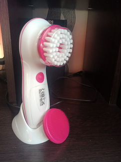 Массажер - щетка для чистки лица