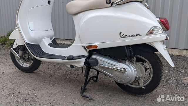 Скутер Vespa LX 125