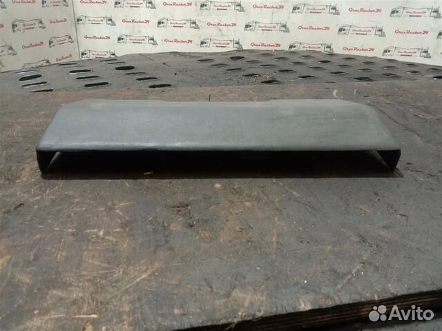 Крышка бардачка Iveco Trakker