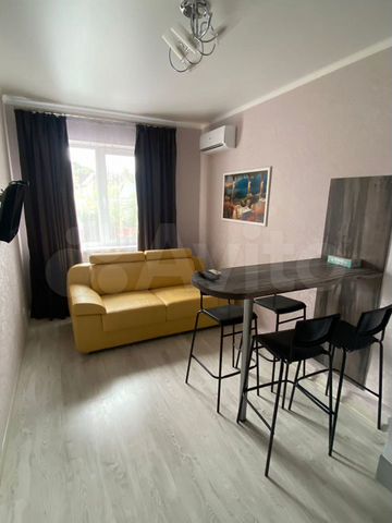 Комната 42 м² в 3-к., 2/2 эт.