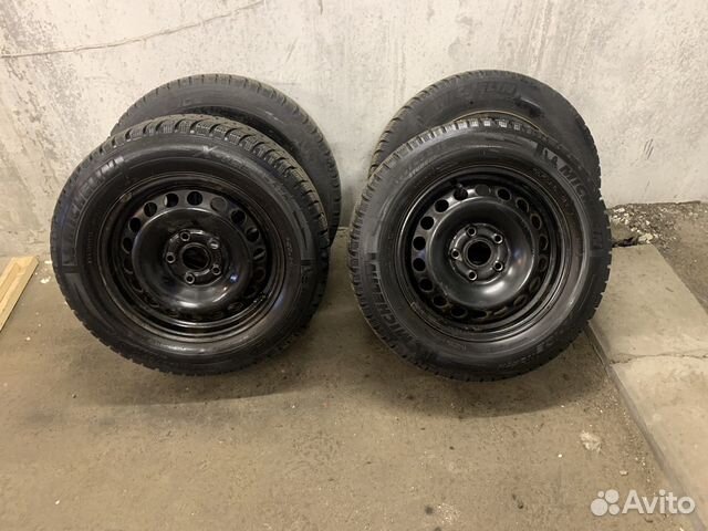Комлект колес зима VW 195/65/15 michelin