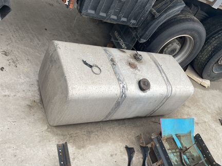 Топливный бак 550 литров mercedes Actros