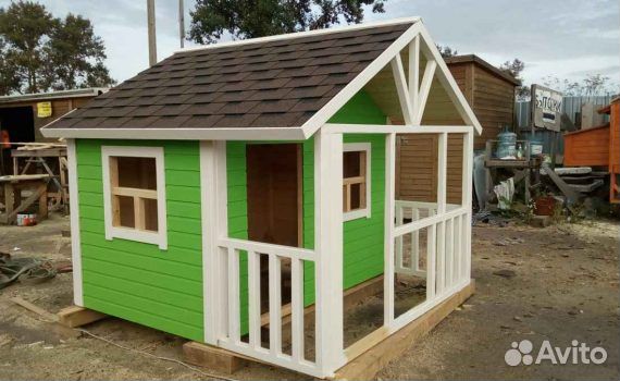 Детский игровой домик из дерева