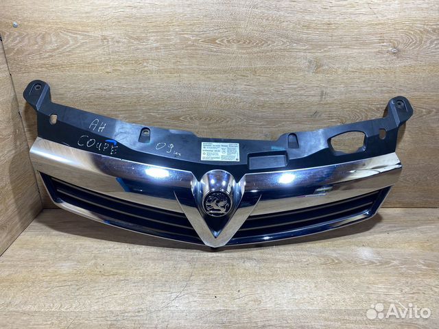 Решетка радиатора Opel Astra H рест Арт. 130253