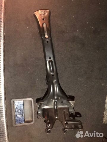 Кронштейн замка капота VW touareg