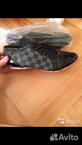 Кроссовки новые