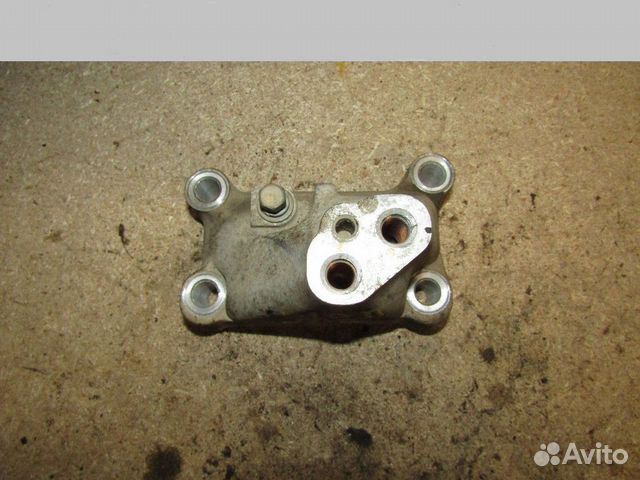 Кронштейн кпп левый RIO 2005-2011