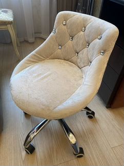 Кресло для мастера маникюра
