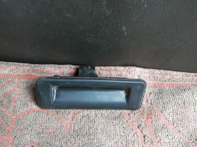 Кнопка крышки багажника Шкода Рапид