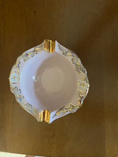 Пепельница из розового фарфора