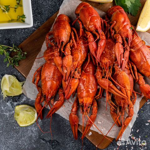 Живые и вареные раки