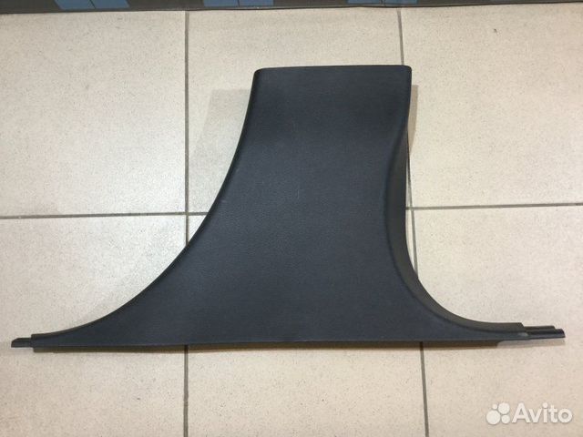 Обшивка стойки правая Jeep Grand Cherokee WK2