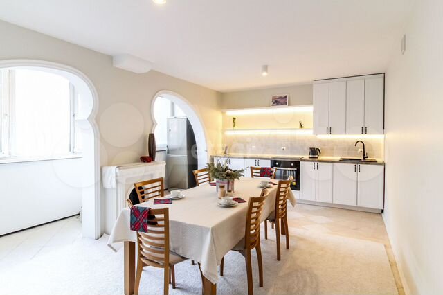 3-к. квартира, 110,5 м², 2/5 эт.