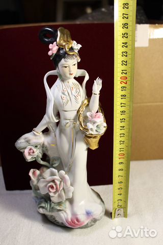 Статуэтка фарфоровая китайская Гейша Японка девушк