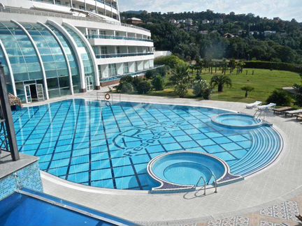 2-к. квартира, 132,6 м², 6/19 эт.