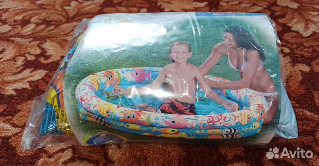 Продаётся детский надувной бассейн