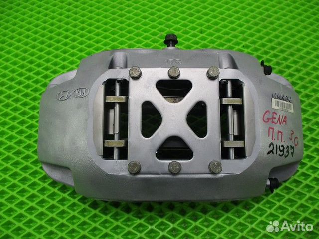 Суппорт передний правый Hyundai Genesis 2