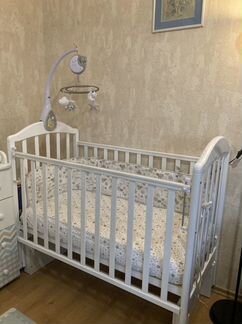 Детская кровать с маятником