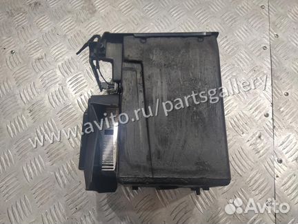 Холодильник в центральной консоли Land Rover Range