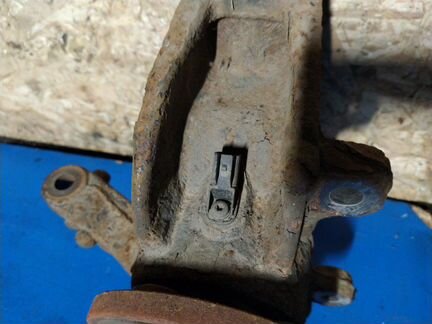 Кулак поворотный передний правый Ford S-Max 2006