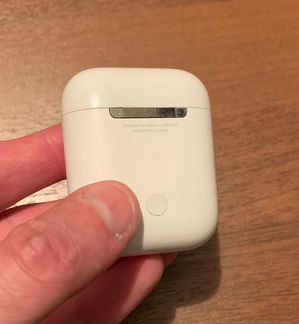 Кейс для AirPods (оригинал)