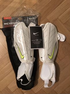 Футбольные щитки