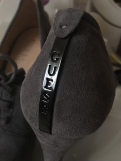 Guess новые туфли 38 размер