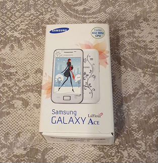 Телефон Samsung Ace GT-S5830i